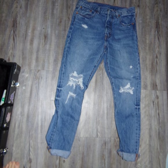 Women's Levi Jeans - Picture 4 of 7